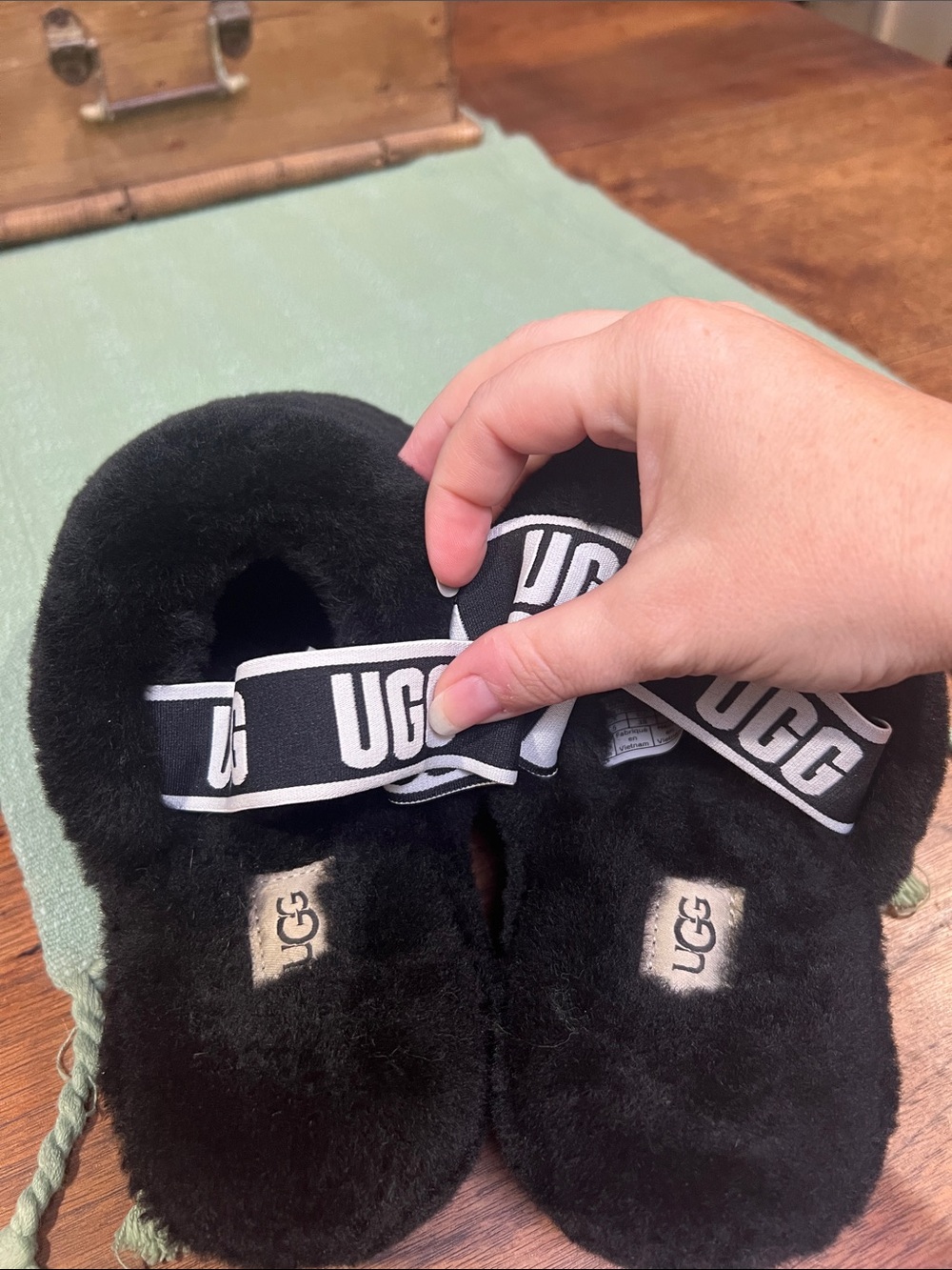 UGG Fluff Yeah Slides - Picture 4 of 7